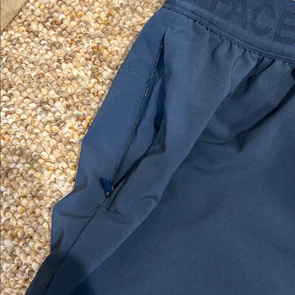 The North Face Women’s M Wander Athletic Lined Shorts Logo Waistband zip pocket - Picture 3 of 11